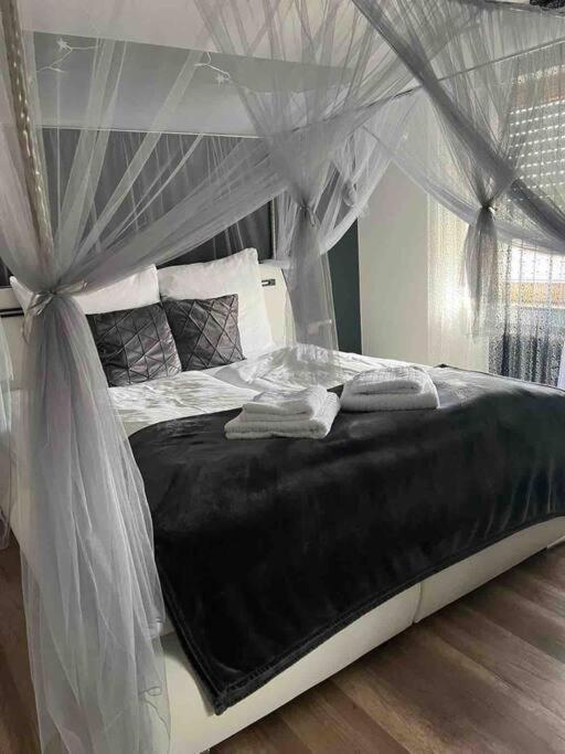 Ferienwohnung Outletcity Metzingen Metzingen  Dış mekan fotoğraf